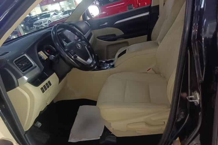 Used Toyota Highlander 2018 2.0T Two-Wheel Drive Elite Edition 7 Seats Emission Standard China V Left Front Seat