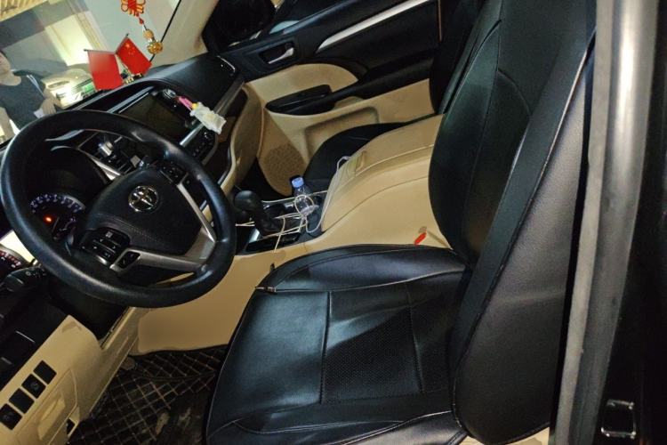 Used Toyota Highlander 2018 2.0T Four-Wheel Drive Elite Edition 7 Seats China V Standard Left Front Seat