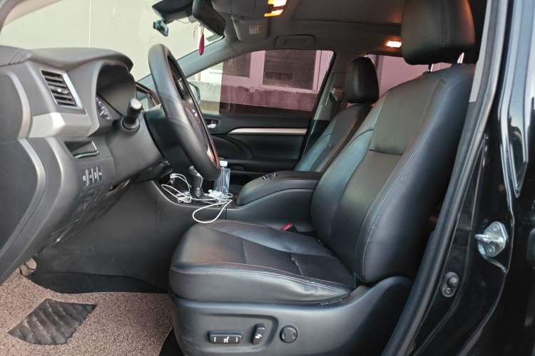 Used Toyota Highlander 2018 2.0T Four-Wheel Drive Prestige Version 7 Seats China V Emission Standard Left Front Seat
