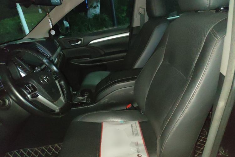 Used Toyota Highlander 2018 2.0T Four-Wheel Drive Luxury Edition 7 Seats China V Emission Standard Left Front Seat