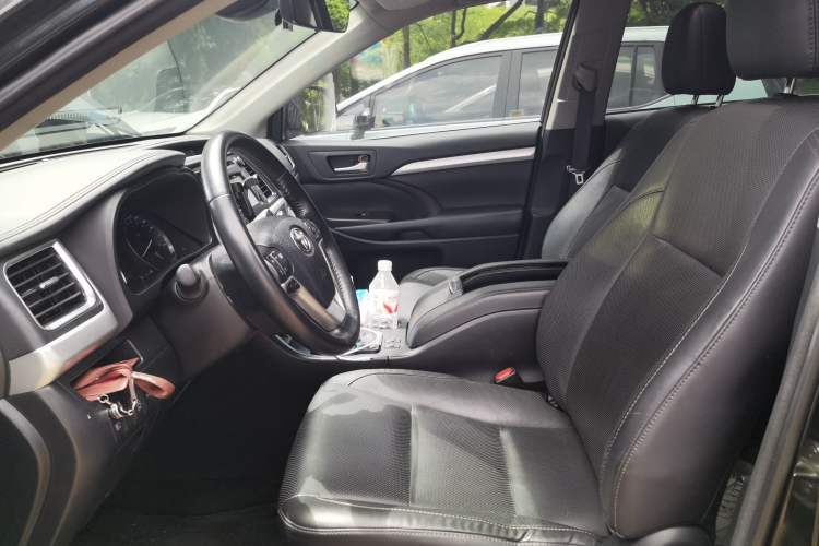 Used Toyota Highlander 2018 2.0T Four-Wheel Drive Luxury Edition 7 Seats China V Emission Standard Left Front Seat