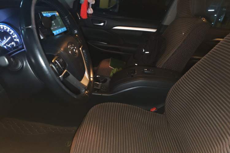 Used Toyota Highlander 2018 2.0T Four-Wheel Drive Luxury Edition 7 Seats China V Emission Standard Left Front Seat