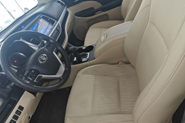 Used Toyota Highlander 2018 2.0T Two-Wheel Drive Elite Edition 7 Seats Emission Standard China V Left Front Seat