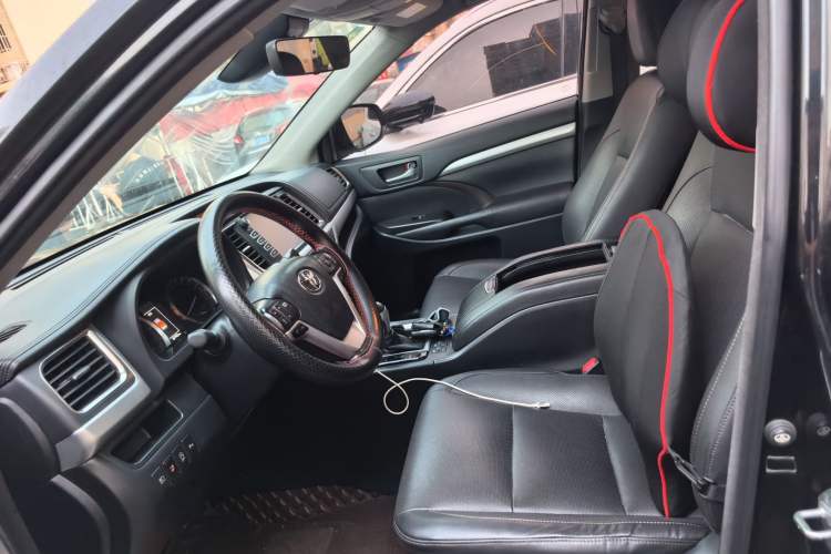 Used Toyota Highlander 2018 2.0T Four-Wheel Drive Luxury Edition 7 Seats China V Emission Standard Left Front Seat