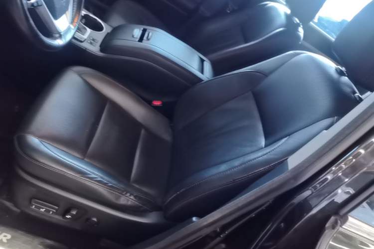 Used Toyota Highlander 2018 2.0T Four-Wheel Drive Luxury Edition 7 Seats China V Emission Standard Left Front Seat