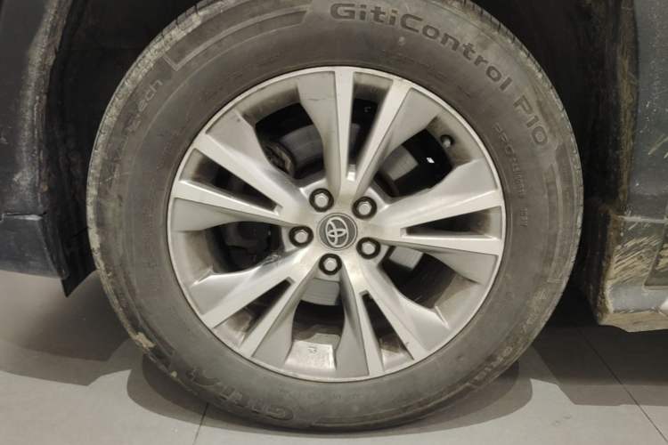 Used Toyota Highlander 2018 2.0T Two-Wheel Drive Elite Edition 5 Seats Emission Standard China V Left Front Wheel Hub