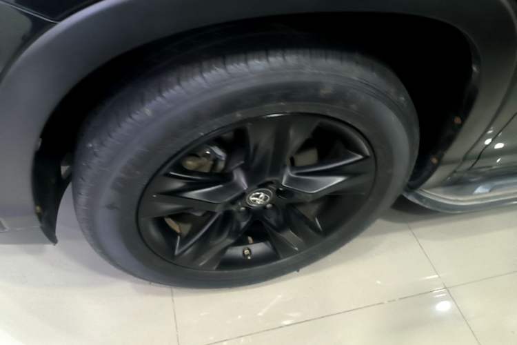 Used Toyota Highlander 2018 2.0T Four-Wheel Drive Knight Edition 7 Seats China VI Standard Left Front Wheel Hub