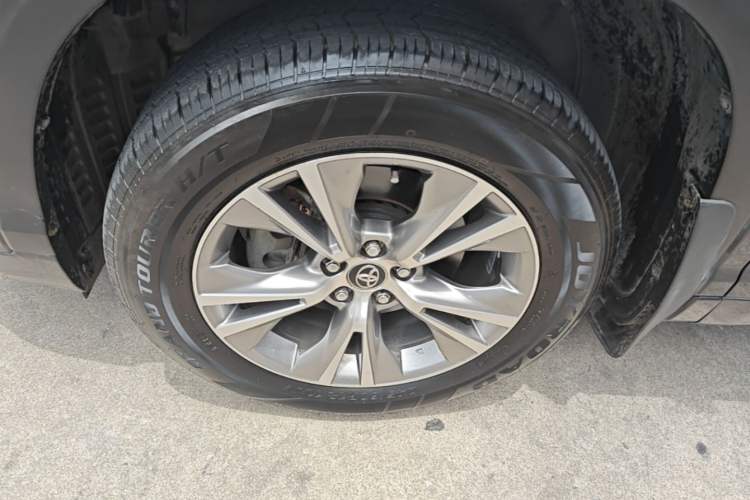 Used Toyota Highlander 2018 2.0T Two-Wheel Drive Elite Edition 5 Seats Emission Standard China V Left Front Wheel Hub