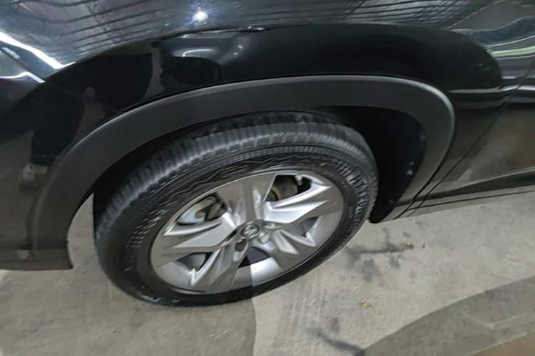 Used Toyota Highlander 2018 2.0T Four-Wheel Drive Ultimate Edition 7-Seater Emission Standard China V Left Front Wheel Hub