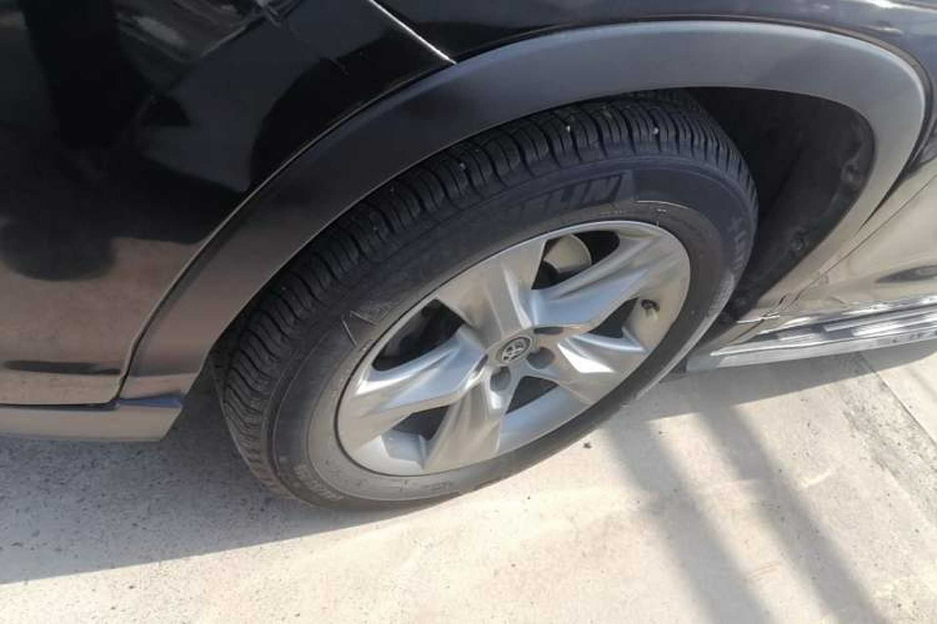 Used Toyota Highlander 2018 2.0T Four-Wheel Drive Luxury Version 7 Seats China VI Standard Left Front Wheel Hub