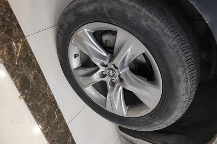 Used Toyota Highlander 2018 2.0T Four-Wheel Drive Supreme Edition 7-Seater China VI Left Front Wheel Hub