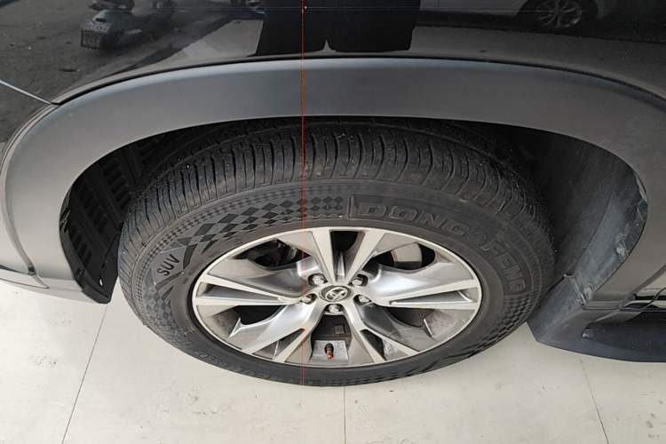 Used Toyota Highlander 2018 2.0T Two-Wheel Drive Elite Edition 7 Seats China VI Standard Left Front Wheel Hub
