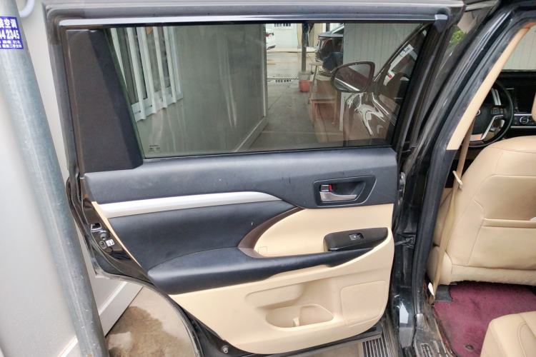 Used Toyota Highlander 2018 2.0T Four-Wheel Drive Luxury Version 7 Seats China VI Standard Left Rear Door Interior