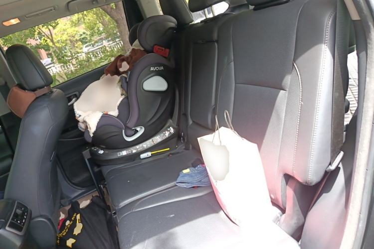 Used Toyota Highlander 2018 2.0T Four-Wheel Drive Ultimate Edition 7-Seater Emission Standard China V Left Rear Seat
