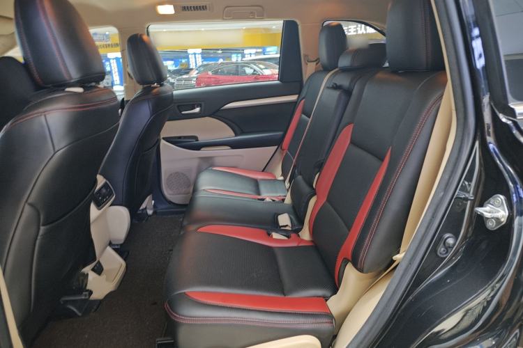 Used Toyota Highlander 2018 2.0T Two-Wheel Drive Elite Edition 7 Seats China VI Standard Left Rear Seat