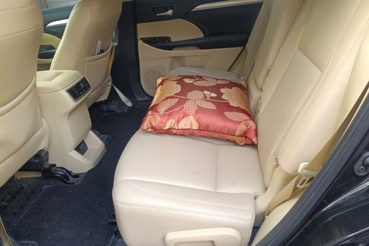 Used Toyota Highlander 2018 2.0T Two-Wheel Drive Elite Version 5 Seats China VI Standard Left Rear Seat
