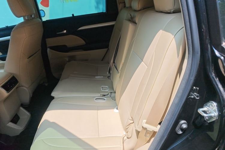 Used Toyota Highlander 2018 2.0T Two-Wheel Drive Elite Version 5 Seats China VI Standard Left Rear Seat