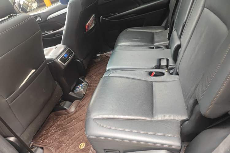 Used Toyota Highlander 2018 2.0T Four-Wheel Drive Luxury Edition 7 Seats China V Emission Standard Left Rear Seat