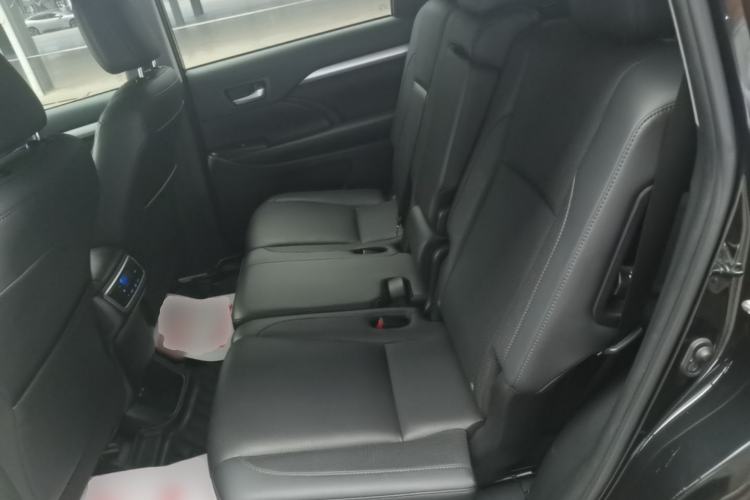 Used Toyota Highlander 2018 2.0T Four-Wheel Drive Luxury Version 7 Seats China VI Standard Left Rear Seat