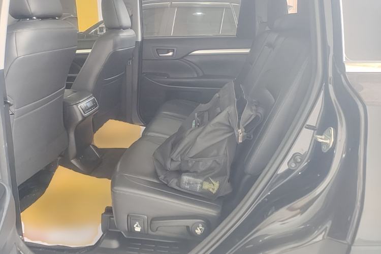 Used Toyota Highlander 2018 2.0T Four-Wheel Drive Luxury Version 7 Seats China VI Standard Left Rear Seat