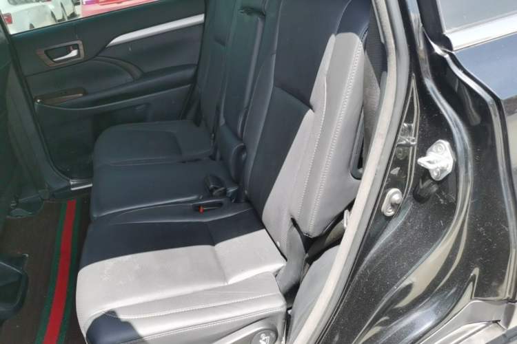 Used Toyota Highlander 2018 2.0T Four-Wheel Drive Luxury Edition 7 Seats China V Emission Standard Left Rear Seat