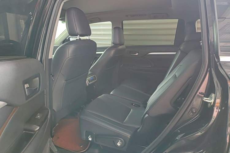 Used Toyota Highlander 2018 2.0T Four-Wheel Drive Prestige Version 7 Seats China VI Standard Left Rear Seat