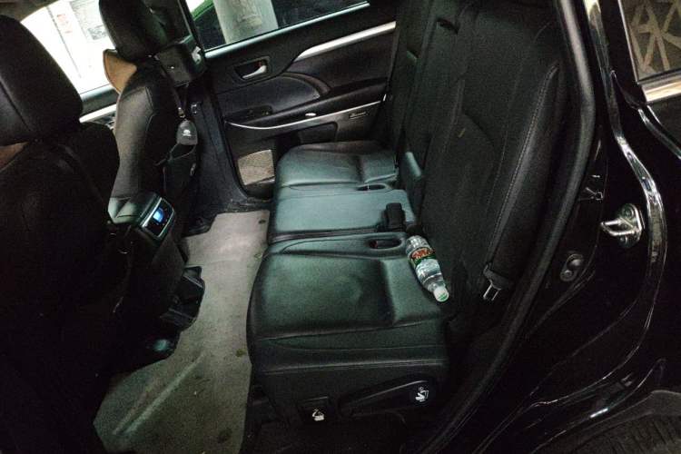 Used Toyota Highlander 2018 2.0T Four-Wheel Drive Luxury Version 7 Seats China VI Standard Left Rear Seat