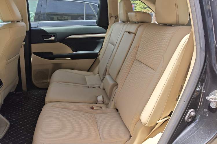 Used Toyota Highlander 2018 2.0T Four-Wheel Drive Elite Edition 7 Seats China V Standard Left Rear Seat