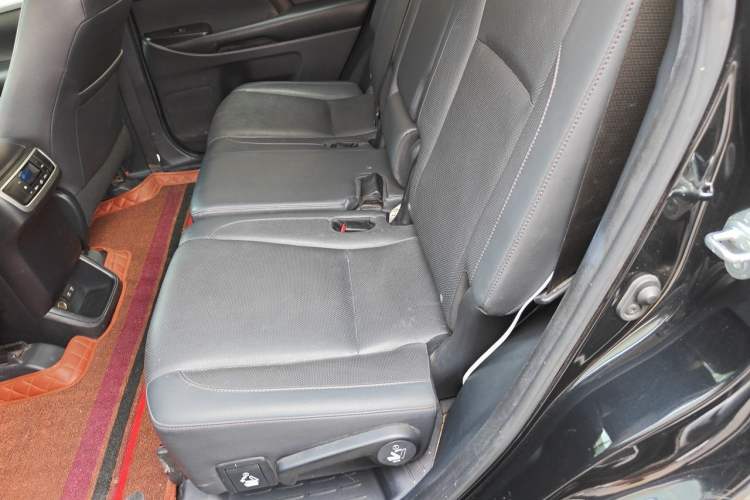 Used Toyota Highlander  Left Rear Seat