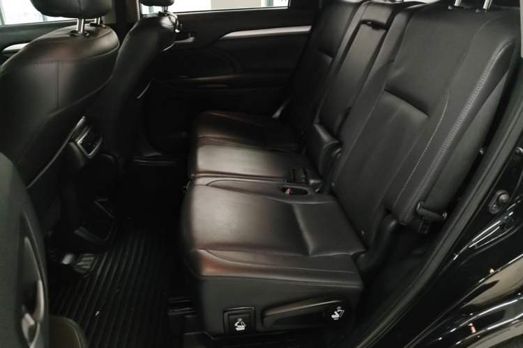 Used Toyota Highlander 2018 2.0T Four-Wheel Drive Prestige Version 7 Seats China VI Standard Left Rear Seat