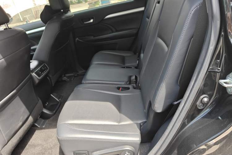 Used Toyota Highlander 2018 2.0T Two-Wheel Drive Luxury Edition 7 Seats China VI Standard Left Rear Seat