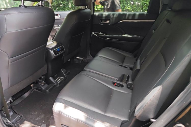 Used Toyota Highlander 2018 2.0T Four-Wheel Drive Supreme Edition 7-Seater China VI Left Rear Seat