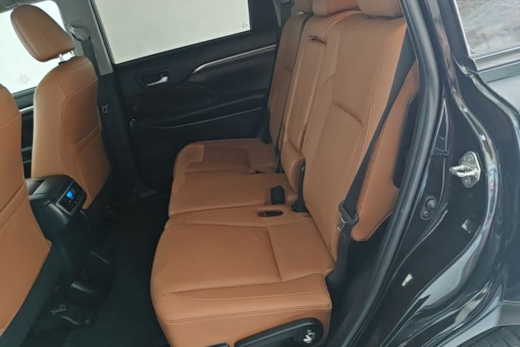 Used Toyota Highlander 2018 2.0T Four-Wheel Drive Knight Edition 7 Seats China VI Standard Left Rear Seat