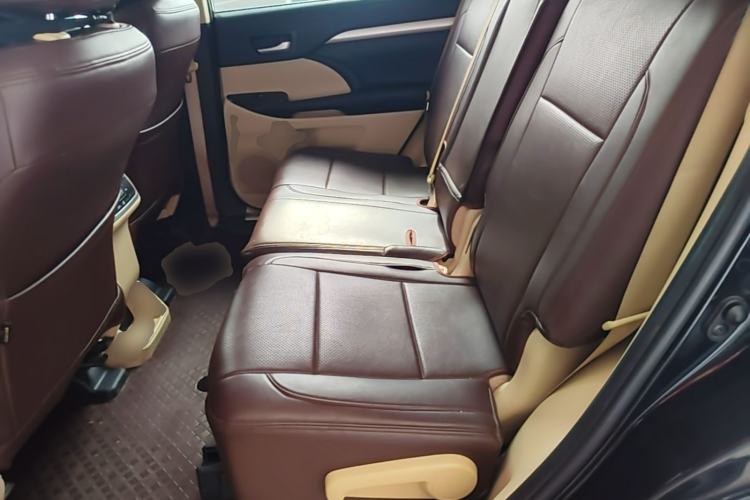 Used Toyota Highlander 2018 2.0T Two-Wheel Drive Elite Version 5 Seats China VI Standard Left Rear Seat
