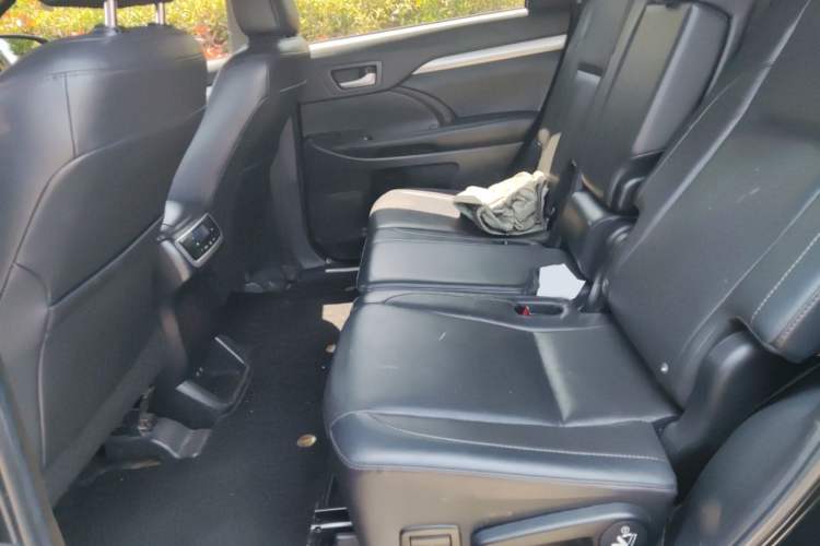Used Toyota Highlander 2018 2.0T Four-Wheel Drive Prestige Version 7 Seats China VI Standard Left Rear Seat