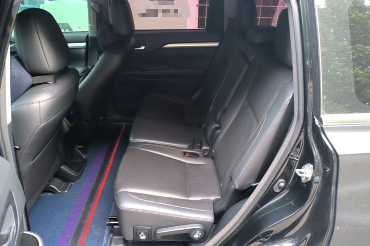 Used Toyota Highlander 2018 2.0T Four-Wheel Drive Luxury Version 7 Seats China VI Standard Left Rear Seat