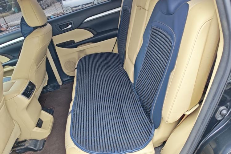 Used Toyota Highlander 2018 2.0T Two-Wheel Drive Elite Version 5 Seats China VI Standard Left Rear Seat