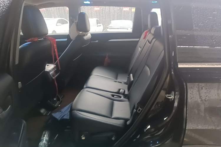 Used Toyota Highlander 2018 2.0T Four-Wheel Drive Prestige Version 7 Seats China V Emission Standard Left Rear Seat