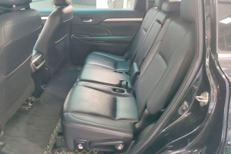Used Toyota Highlander 2018 2.0T Four-Wheel Drive Prestige Version 7 Seats China VI Standard Left Rear Seat