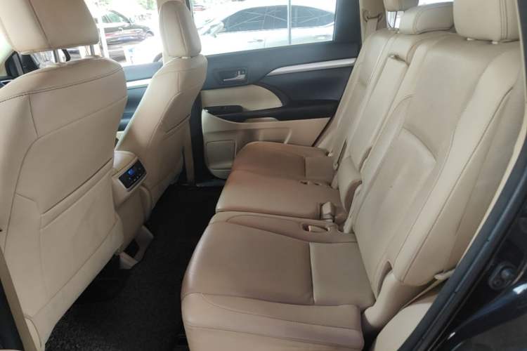 Used Toyota Highlander 2018 2.0T Four-Wheel Drive Prestige Version 7 Seats China VI Standard Left Rear Seat