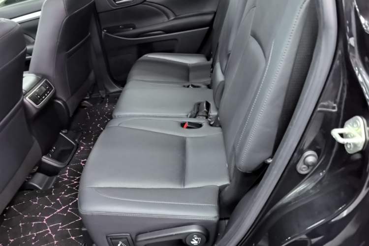 Used Toyota Highlander 2018 2.0T Four-Wheel Drive Prestige Version 7 Seats China VI Standard Left Rear Seat