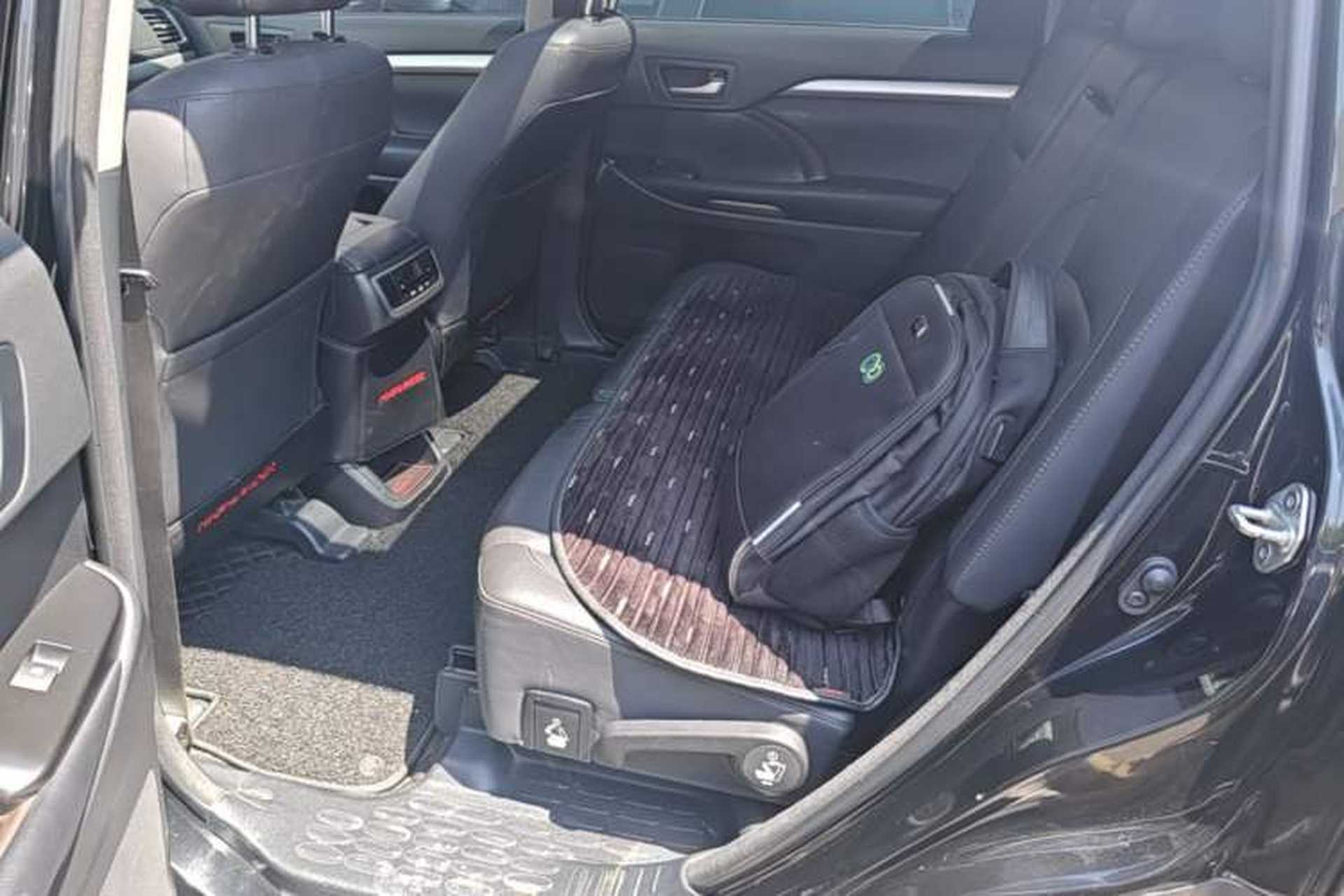 Used Toyota Highlander 2018 2.0T Four-Wheel Drive Luxury Edition 7 Seats China V Emission Standard Left Rear Seat
