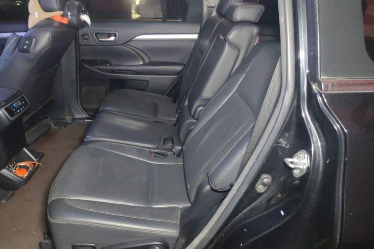 Used Toyota Highlander 2018 2.0T Four-Wheel Drive Prestige Version 7 Seats China VI Standard Left Rear Seat