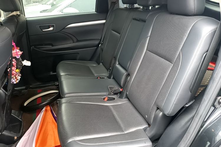 Used Toyota Highlander 2018 2.0T Four-Wheel Drive Luxury Version 7 Seats China VI Standard Left Rear Seat