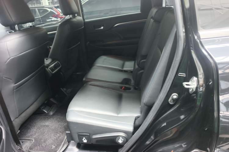 Used Toyota Highlander 2018 2.0T Four-Wheel Drive Supreme Edition 7-Seater China VI Left Rear Seat