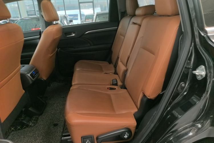 Used Toyota Highlander 2018 2.0T Four-Wheel Drive Knight Edition 7 Seats China VI Standard Left Rear Seat