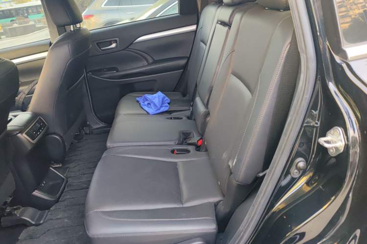 Used Toyota Highlander 2018 2.0T Four-Wheel Drive Luxury Version 7 Seats China VI Standard Left Rear Seat
