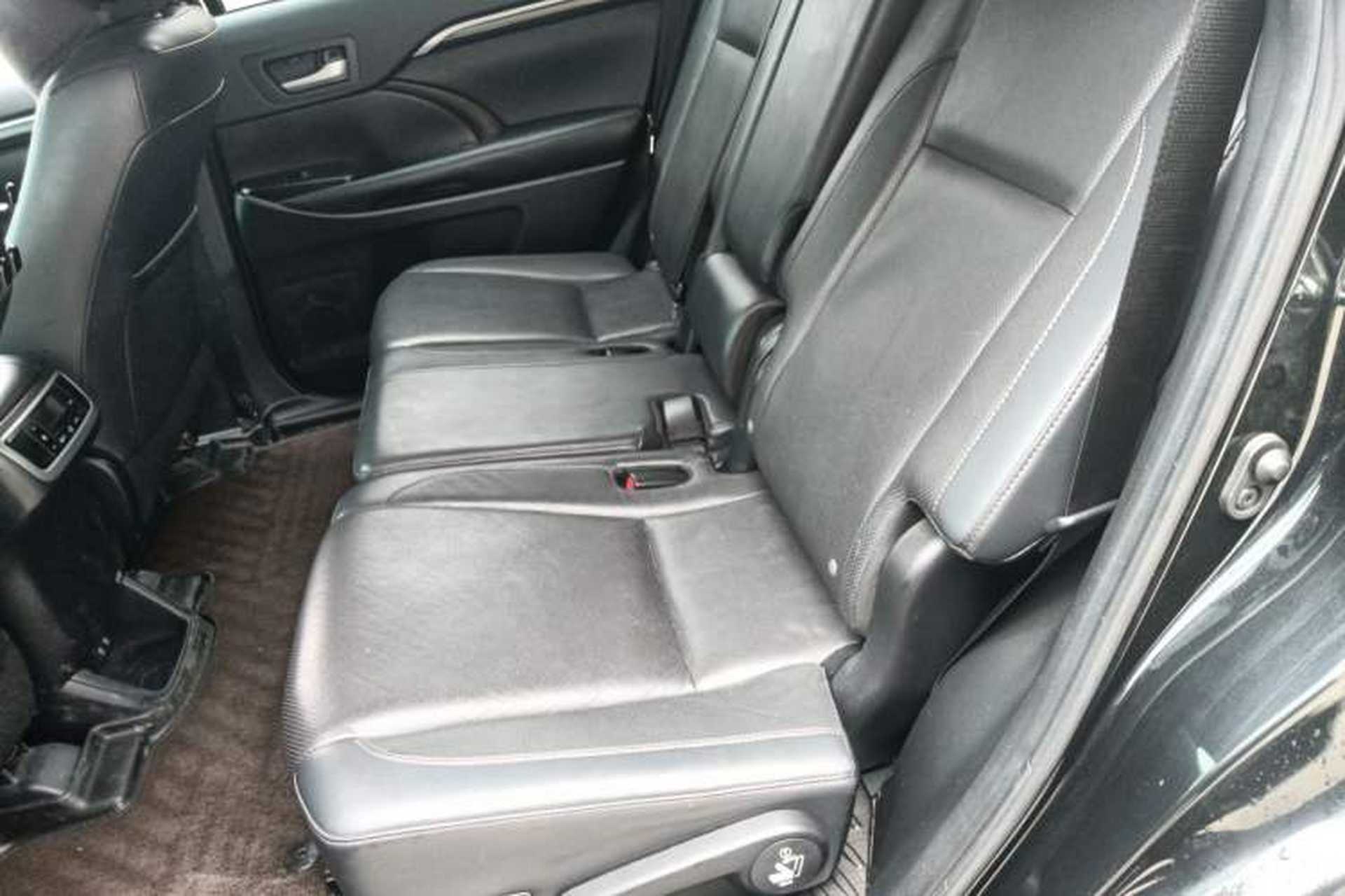 Used Toyota Highlander 2018 2.0T Four-Wheel Drive Luxury Version 7 Seats China VI Standard Left Rear Seat