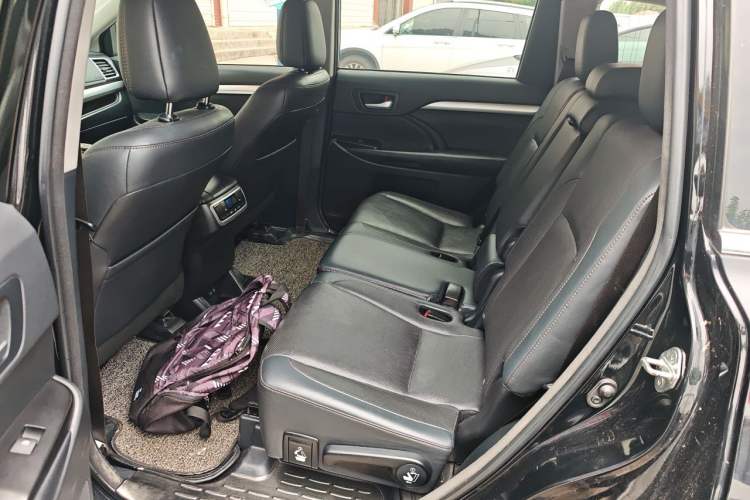 Used Toyota Highlander 2018 2.0T Four-Wheel Drive Prestige Version 7 Seats China VI Standard Left Rear Seat