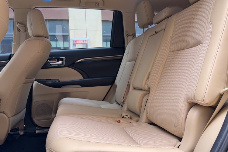 Used Toyota Highlander 2018 2.0T Two-Wheel Drive Elite Version 5 Seats China VI Standard Left Rear Seat